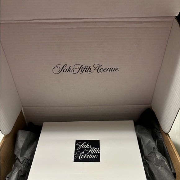 Authentic Saks Fifth Avenue Empty Gift Box - Picture 7 of 7